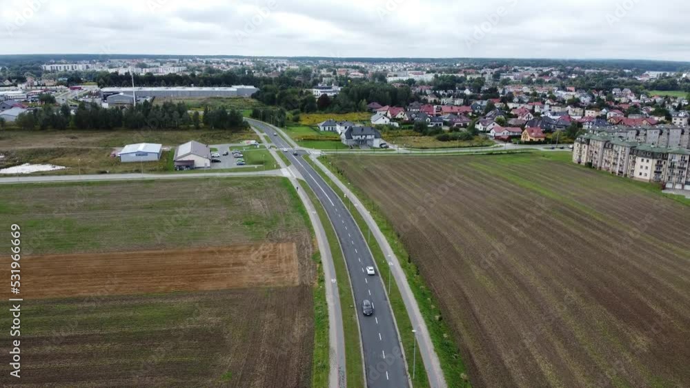 Droga osiedlowa pomiędzy polami Droga osiedlowa pomiędzy polami