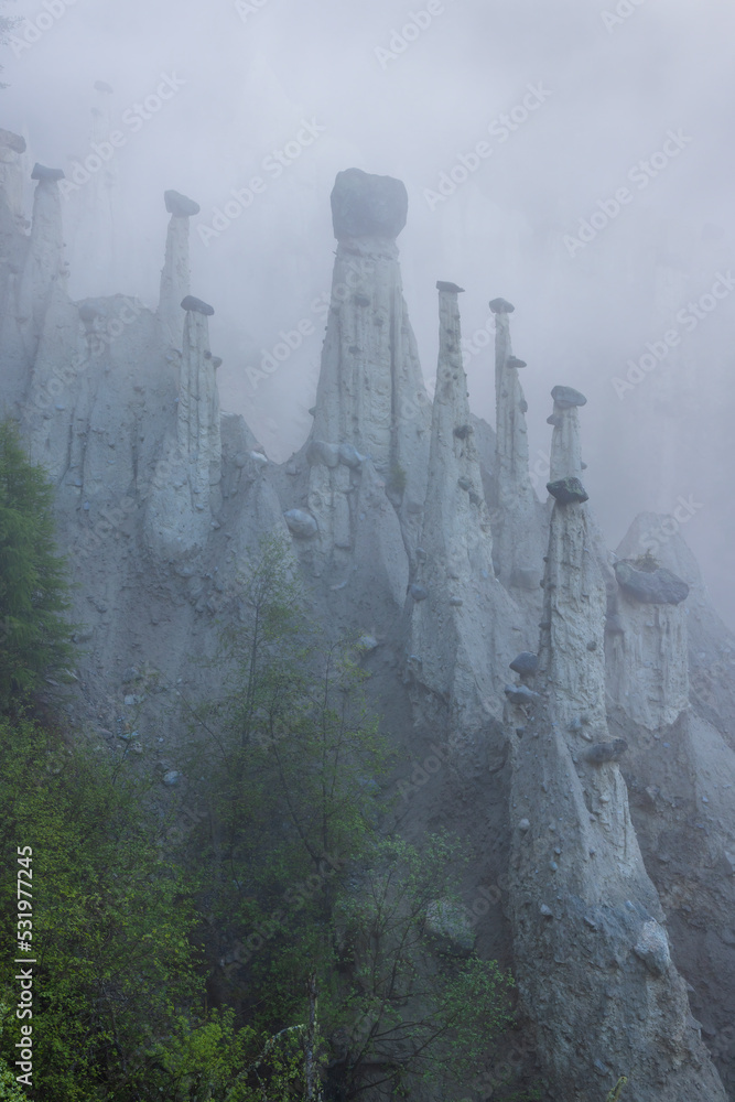 Earth pyramids of Platten (Erdpyramiden Piramidi di Plata) near