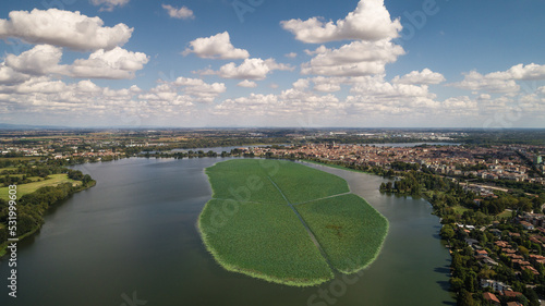 vista spettacolare lago superiore mantova
