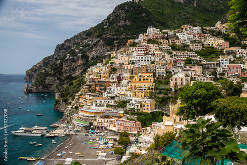 Fototapeta Naklejka Na Ścianę i Meble -  The beautiful and rural cliff side town of Positano on the Amalfi Coast of Italy, Europe.
