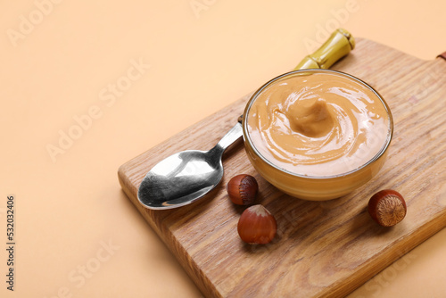 Creamy hazelnut butter in g...