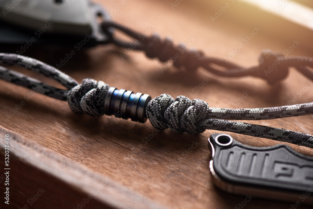 paracord lanyard with bead