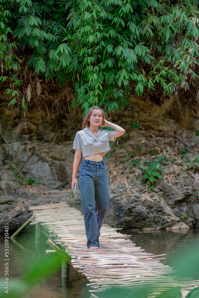 Take a photo trip by the river. Take a photo trip by the river.