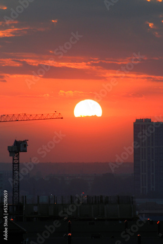 Закат в городе