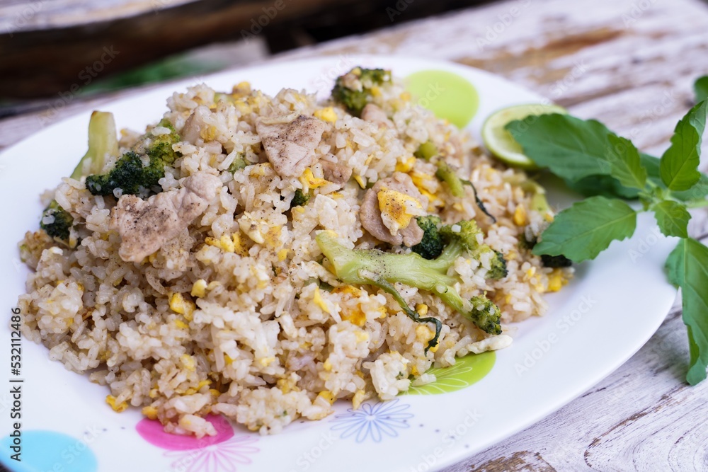 Fried rice is an easy and delicious dish. consisting of eggs Pork and broccoli and still affordable during bad economic times. Fried rice is an easy and delicious dish. consisting of eggs Pork and broccoli and still affordable during bad economic times.