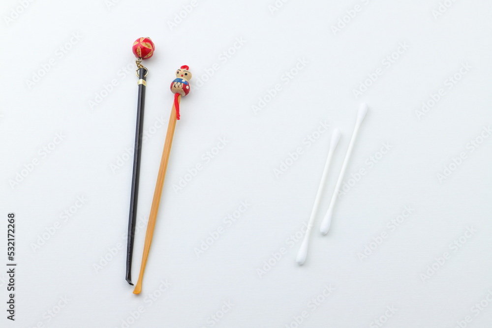 耳かきと綿棒 耳かきと綿棒