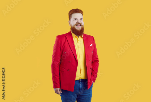 Bilde på lerret Studio shot of fat redhead guy in funny outfit