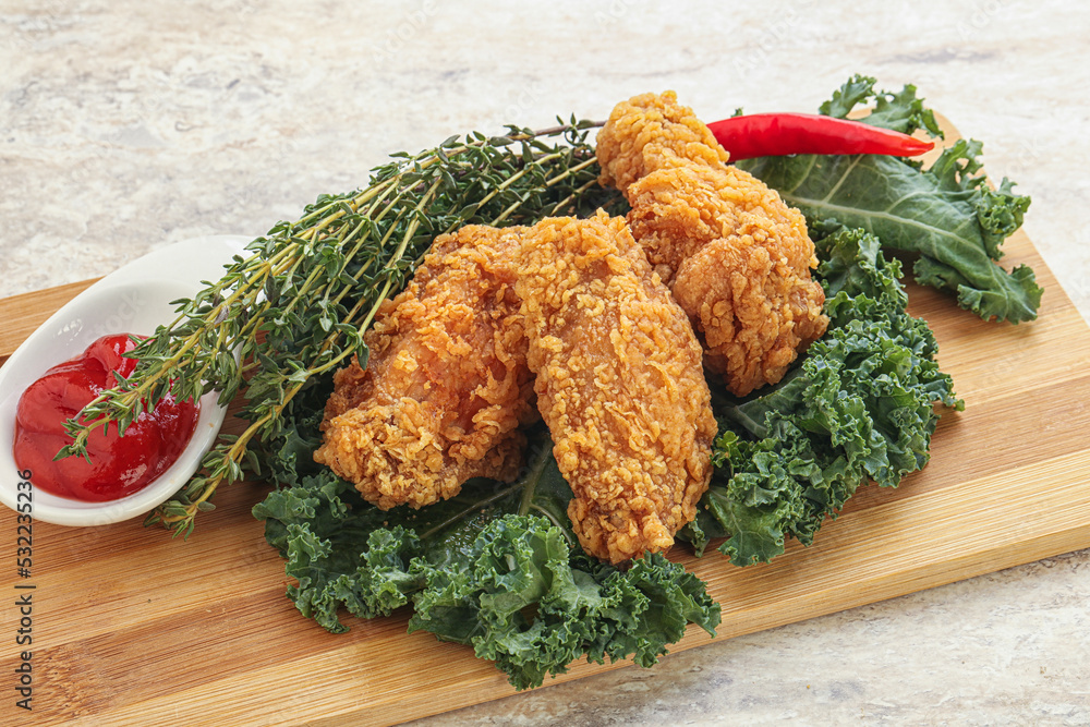 Crispy chicken wings with tomato ketchup Crispy chicken wings with tomato ketchup
