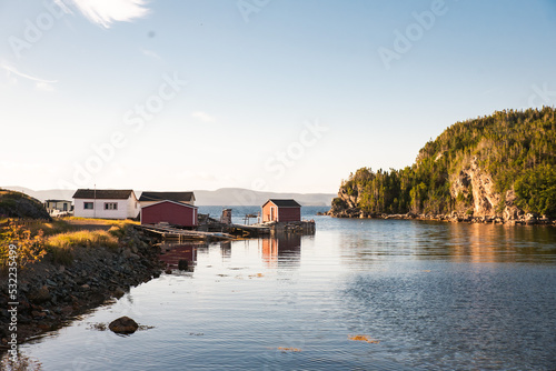 Foto Quiet morning on rural fishing community in Newfoundland, Canada.