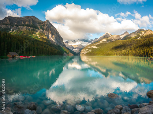 Fototapeta Naklejka Na Ścianę i Meble -  View of beautiful turquoise water of Lake Louise in Banff National Park, Alberta, Canada.