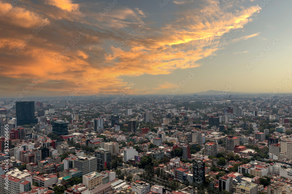 Obraz premium Panorámica aérea de la Ciudad de México desde el Paseo de la Reforma. CDMX, México