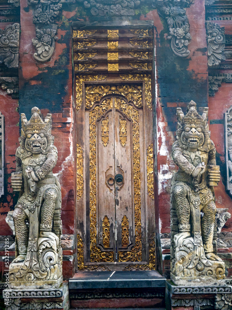 Indonesia, Bali, Ubud. Entrance inside the Hindu temple, Pura Tirta