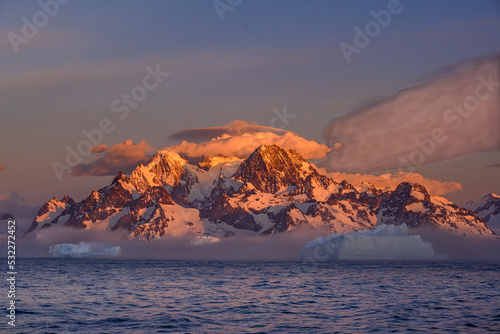 Photo South Georgia Island. Landscape of icebergs, Drygalski Fiord