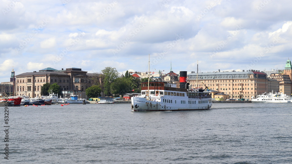 navigation dans le port de Stockholm en Suède