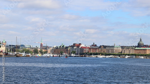 navigation dans le port de Stockholm en Suède © Lotharingia