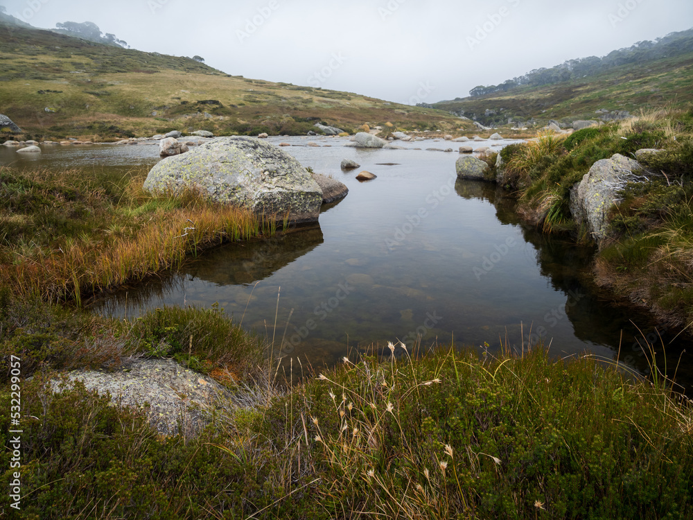 Fototapeta premium Snowy River Valley Misty Morning