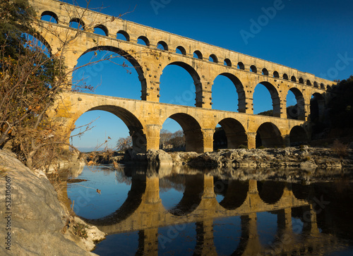 Canvastavla The Aqueduct Bridge is cultural landmark of France outdoors.