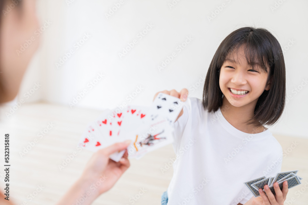 親子　トランプ