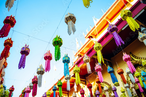 Wallpaper Mural Hanging lanters Torontodigital.ca