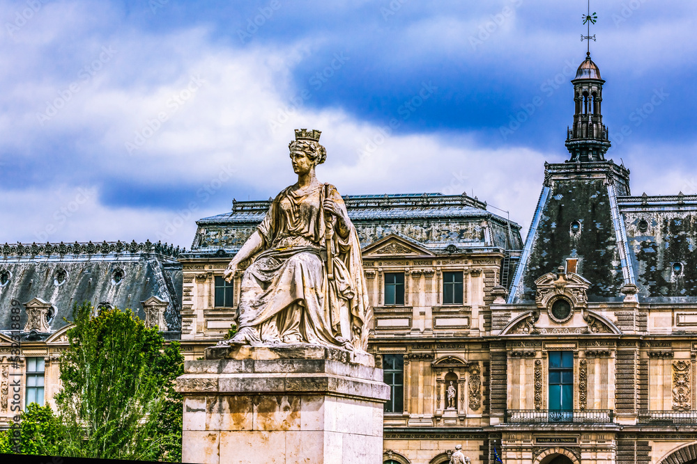 Queen statue, Hotel de Ville, Paris, France. Built 1500's and then rebuilt in 1800's
