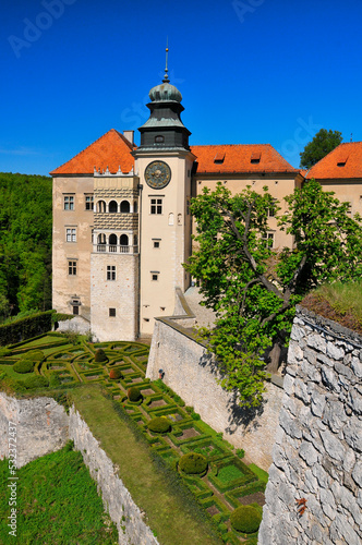 Pieskowa Skala - limestone cliff and renaissance castle near Soluszowa village, Lesser Polan Voivodeship.