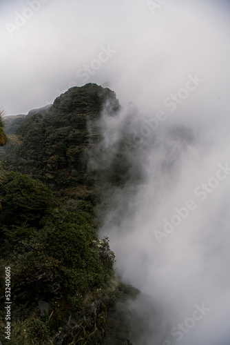 Fanjingshan, Mount Fanjing Nature Reserve - Sacred Mountain of Chinese Buddhism in Guizhou Province, China. UNESCO World Heritage List - China National Parks, Summit View, Sea of Clouds and forest © Tatiana Kashko