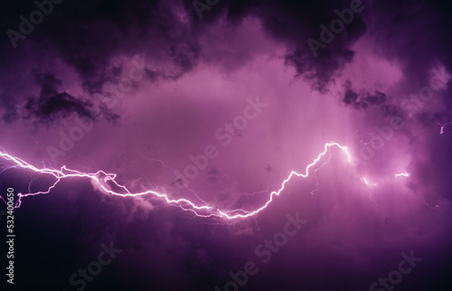 Fotografia lightning bolt in the sky