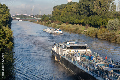 Gastransport mit Binnenschiffen auf dem Rhein-Herne-Kanal bei Oberhausen im Ruhrgebiet photo