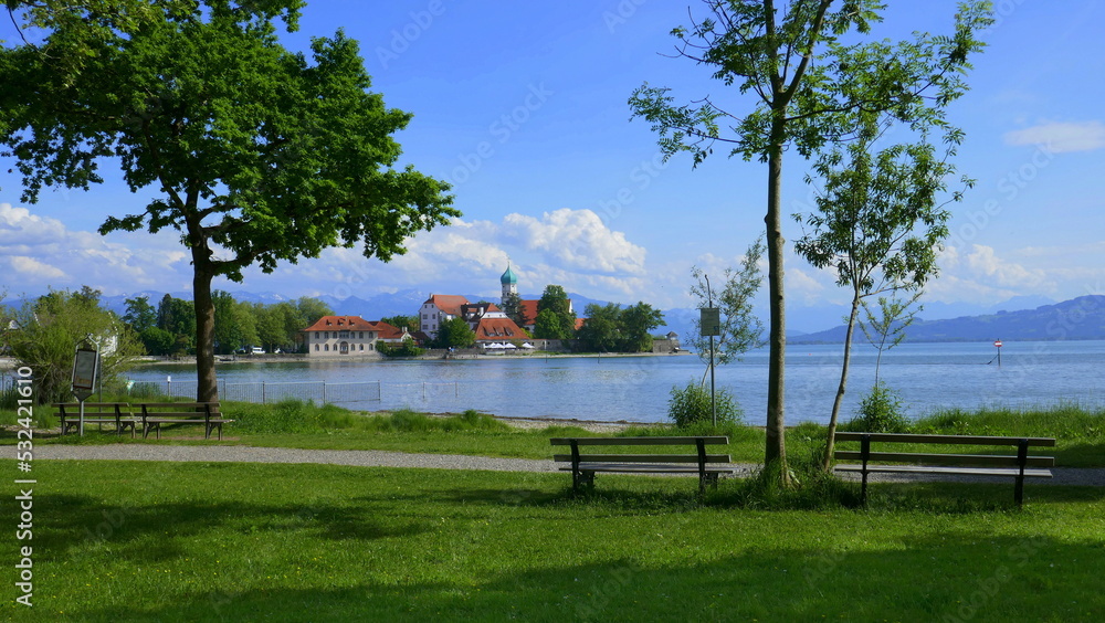 Fototapeta premium Blick auf Wasserburg am Bodensee