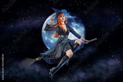 Murais de parede Halloween Witch flying on a broomstick