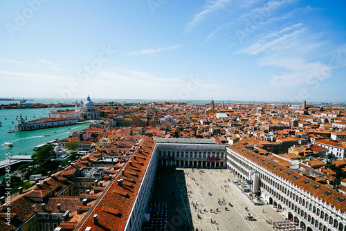 ヴェネチア 鐘楼からサンマルコ広場を見下ろす photo
