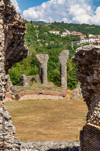 Bilde på lerret The Roman amphitheater of Amiternum near San Vittorino in the Aquila, Italy