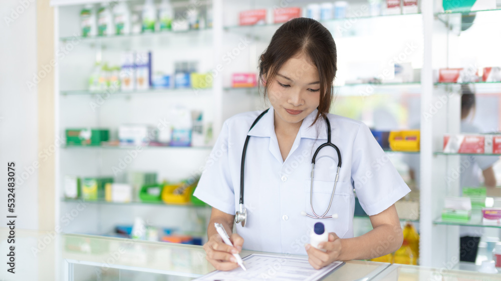 Pharmacists are listing prescription drugs, List Items in the clipboard, Working in a pharmacy or hospital, Pharmacists give advice and help to patients who come in for treatment. Pharmacists are listing prescription drugs, List Items in the clipboard, Working in a pharmacy or hospital, Pharmacists give advice and help to patients who come in for treatment.