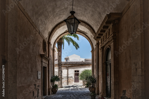 A look through a building on the beautiful island of Sicily, Italy. © Ron van der Stappen