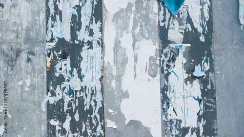 Wallpaper Mural Restos rasgados de carteles en panel de anuncios Torontodigital.ca