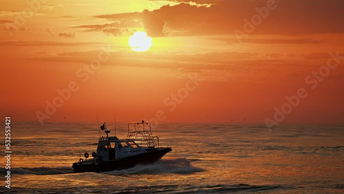 Pilot's boat leaving towards the ship, Itajaí - Santa Catarina