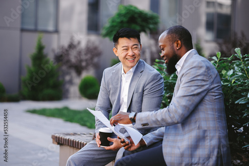 Expert consulting client 