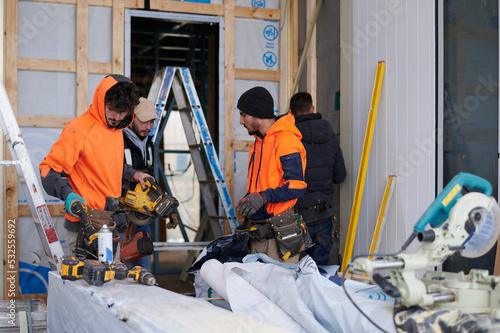 Apprenticeship builders during training photo