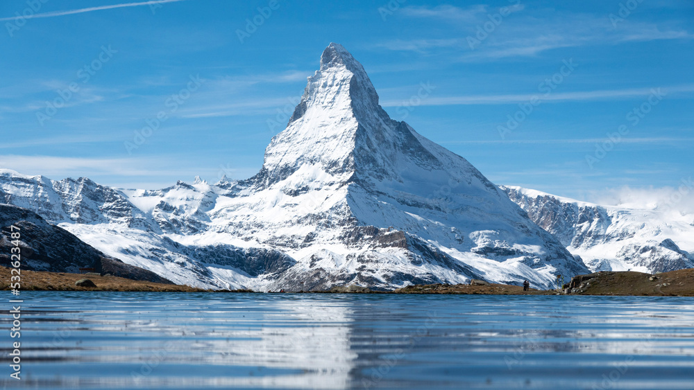 View With Lake Of Matterhorn In The Back. - obrazy, fototapety, plakaty 