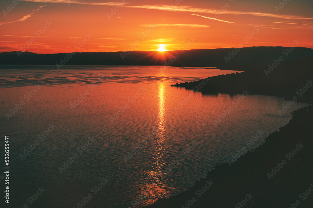 coiucher du soleil sur la riviera vaudoise