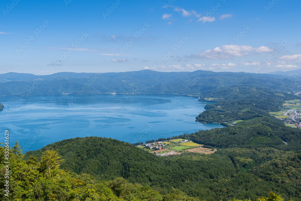 有珠山ロープウェイから眺める洞爺湖のブルー