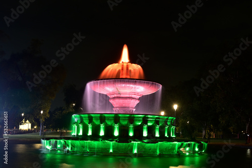 Long exposure of tiranga fountain at india gate photo