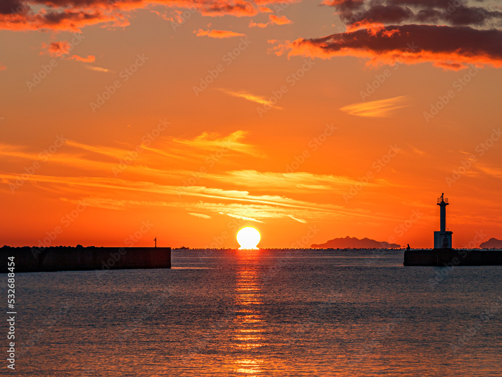 ああ、美しきかな、日本のだるま夕日