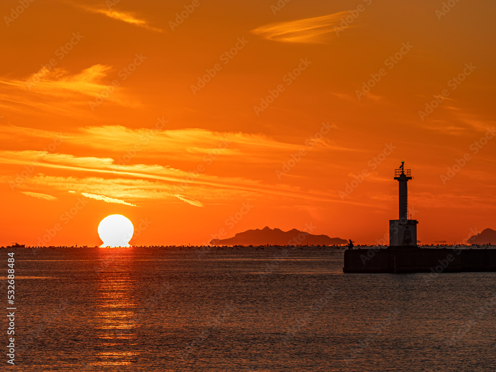 ああ、美しきかな、日本のだるま夕日 ああ、美しきかな、日本のだるま夕日