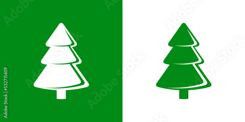 Silueta de árbol de navidad abstracto. Icono aislado con nieve en fondo verde y fondo blanco