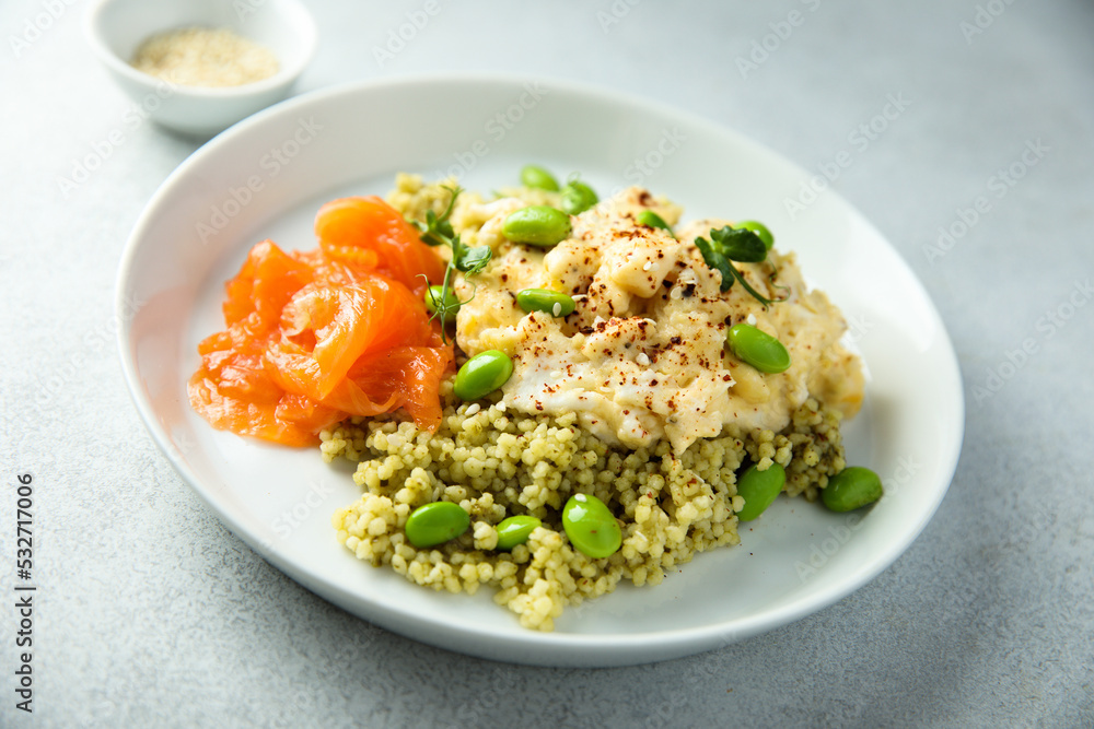 Scrambled eggs with couscous, salmon and beans Scrambled eggs with couscous, salmon and beans