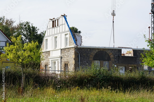 an old house without a roof,kirche, architektur, bauwerk, landschaft, alt, haus, himmel, gras, hölzern, religion, natur, dorf, cappella, geschichte, feld, emporragen, bauernhof, green, piter, bäuerl photo