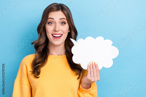 Fotomurale Closeup photo of young funny excited pretty gorgeous woman hold paper cloud info