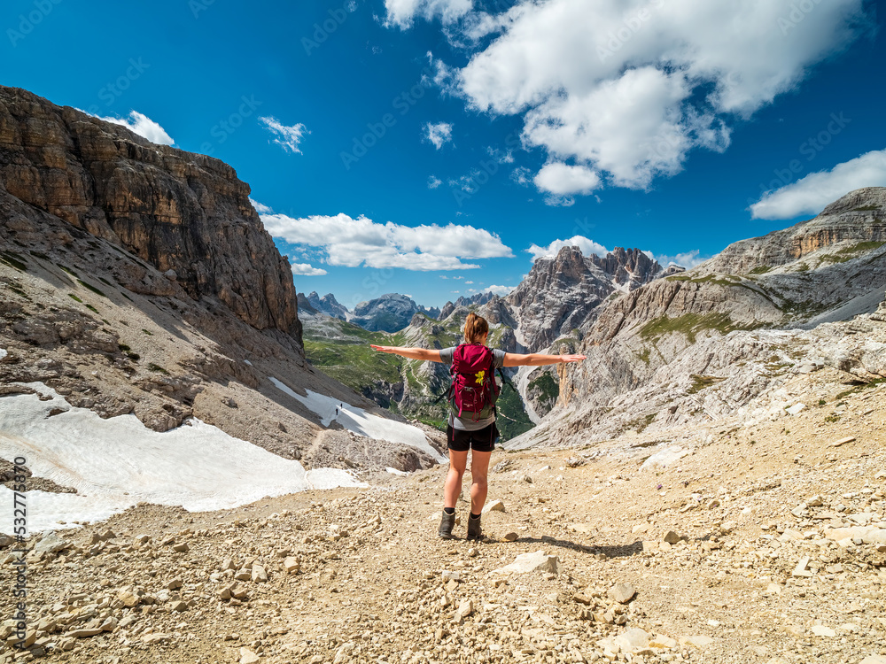 Hike with me through the Sexten Dolomite World of Mountains 