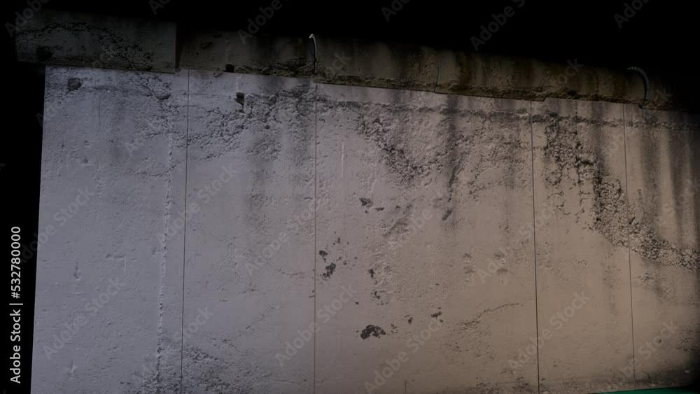 Breaking Wall mappable with custom texture (3D Animation with seperate technical mask and texture channels) Breaking Wall mappable with custom texture (3D Animation with seperate technical mask and texture channels)
